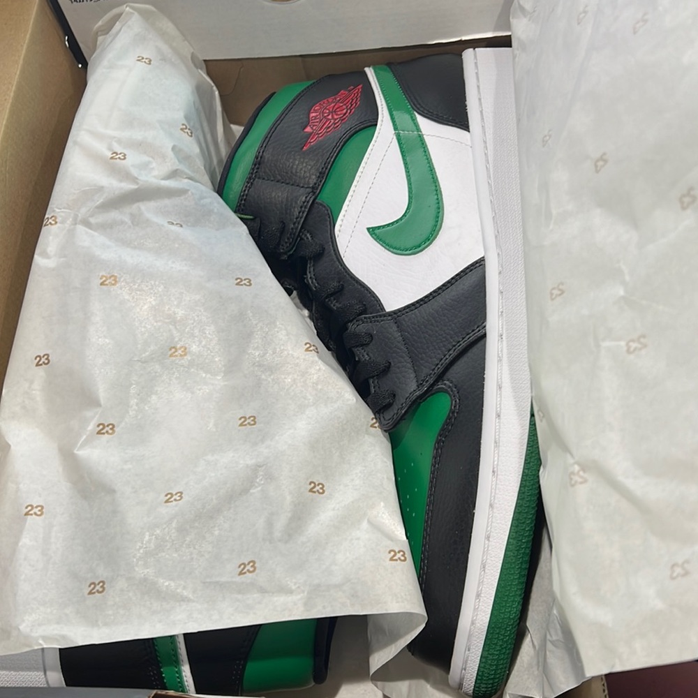 Men’s Nike Sneakers- 5554724-067